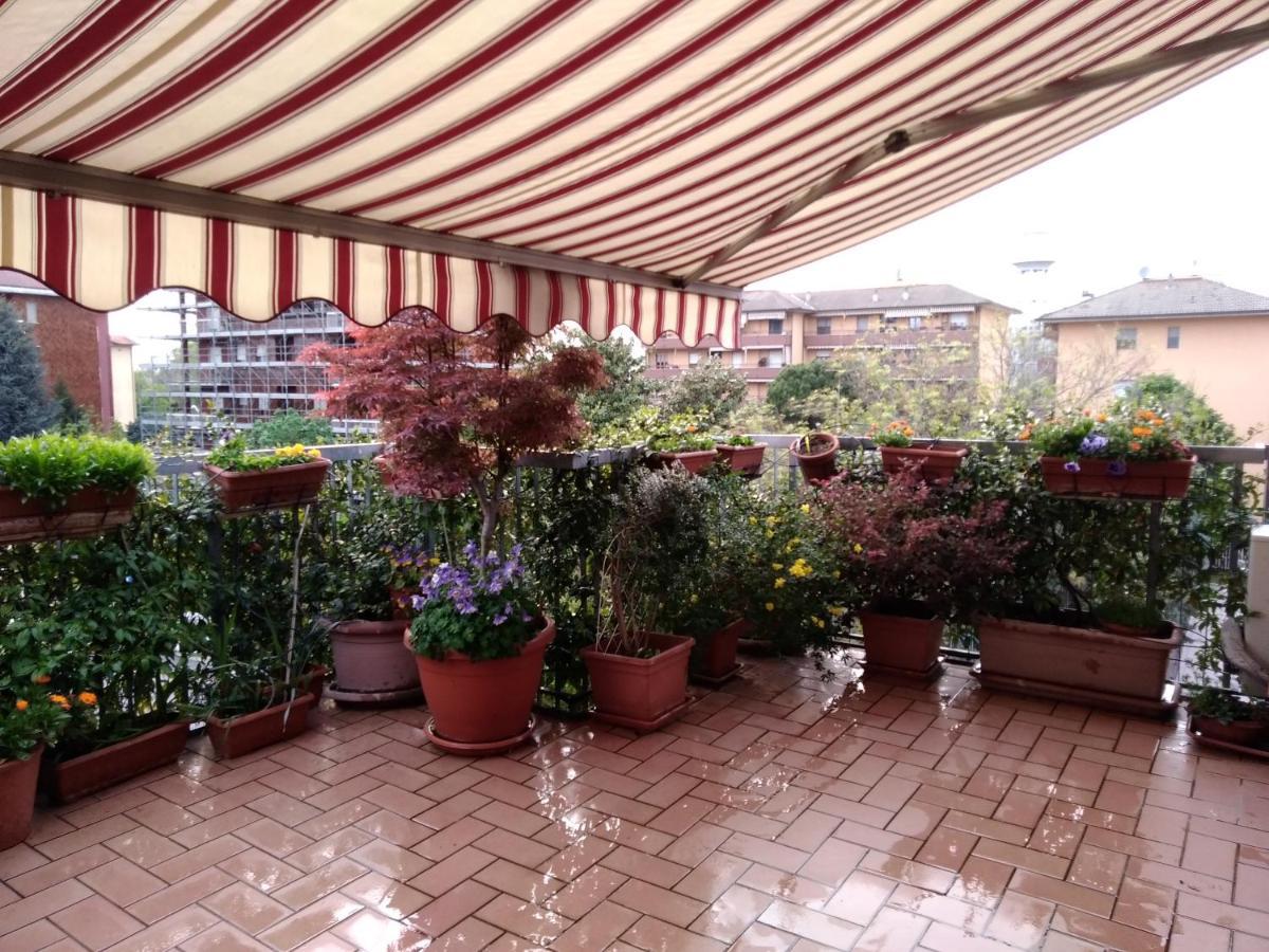Appartamento Con Terrazzo A Gorgonzola Bagian luar foto