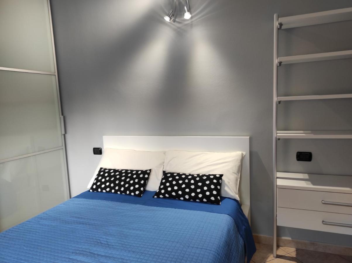 Appartamento Con Terrazzo A Gorgonzola Bagian luar foto